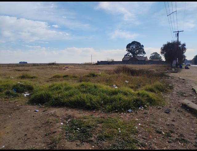1,428M² VACANT LAND FOR SALE IN ELOFF